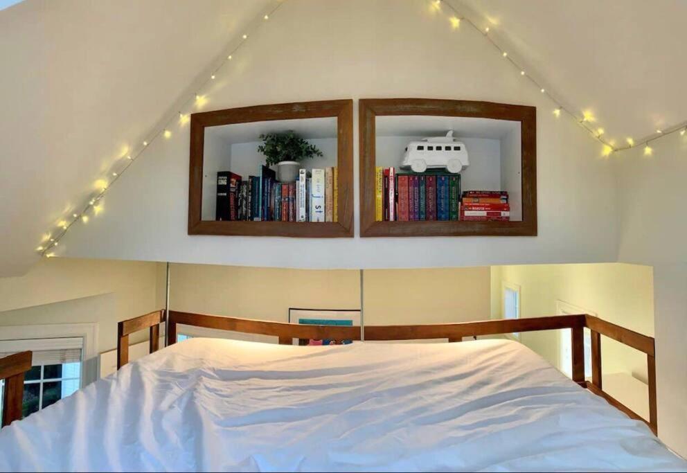 Adorable Cozy House With Parking And Loft! Villa Seattle Exterior photo